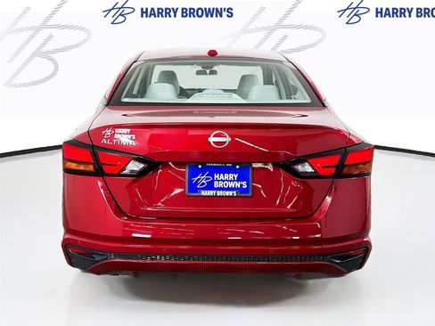 Used 2025 Nissan Altima 2.5 SV FWD image 27