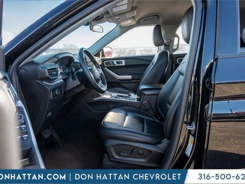 Used 2023 Ford Explorer XLT w/ Equipment Group 202A image 5