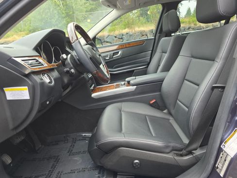 Used 2014 Mercedes-Benz E 350 4MATIC Sedan image 17