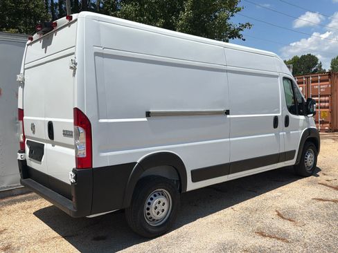 Used 2025 RAM ProMaster 2500 w/ Convenience Group FWD image 3