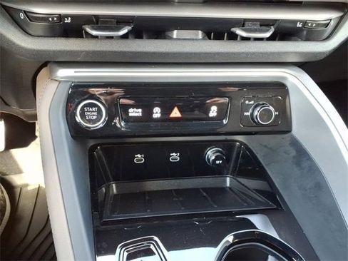 Used 2025 Audi Q5 Premium Plus w/ Premium Plus image 17