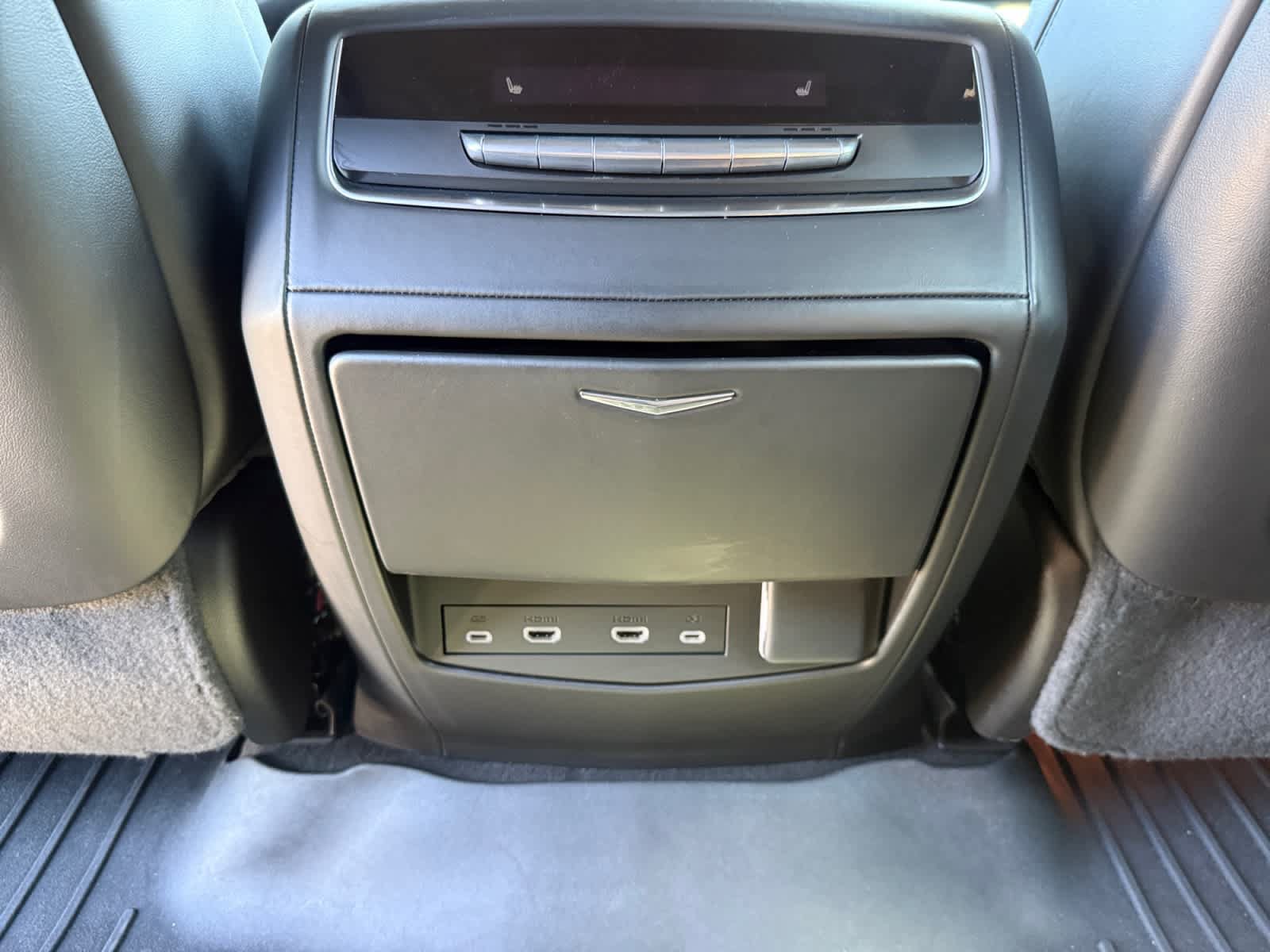 Used 2023 Cadillac Escalade Sport Platinum AWD/4WD image 15
