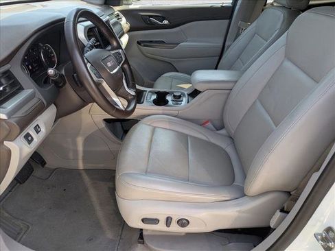 Used 2023 GMC Acadia SLT image 9