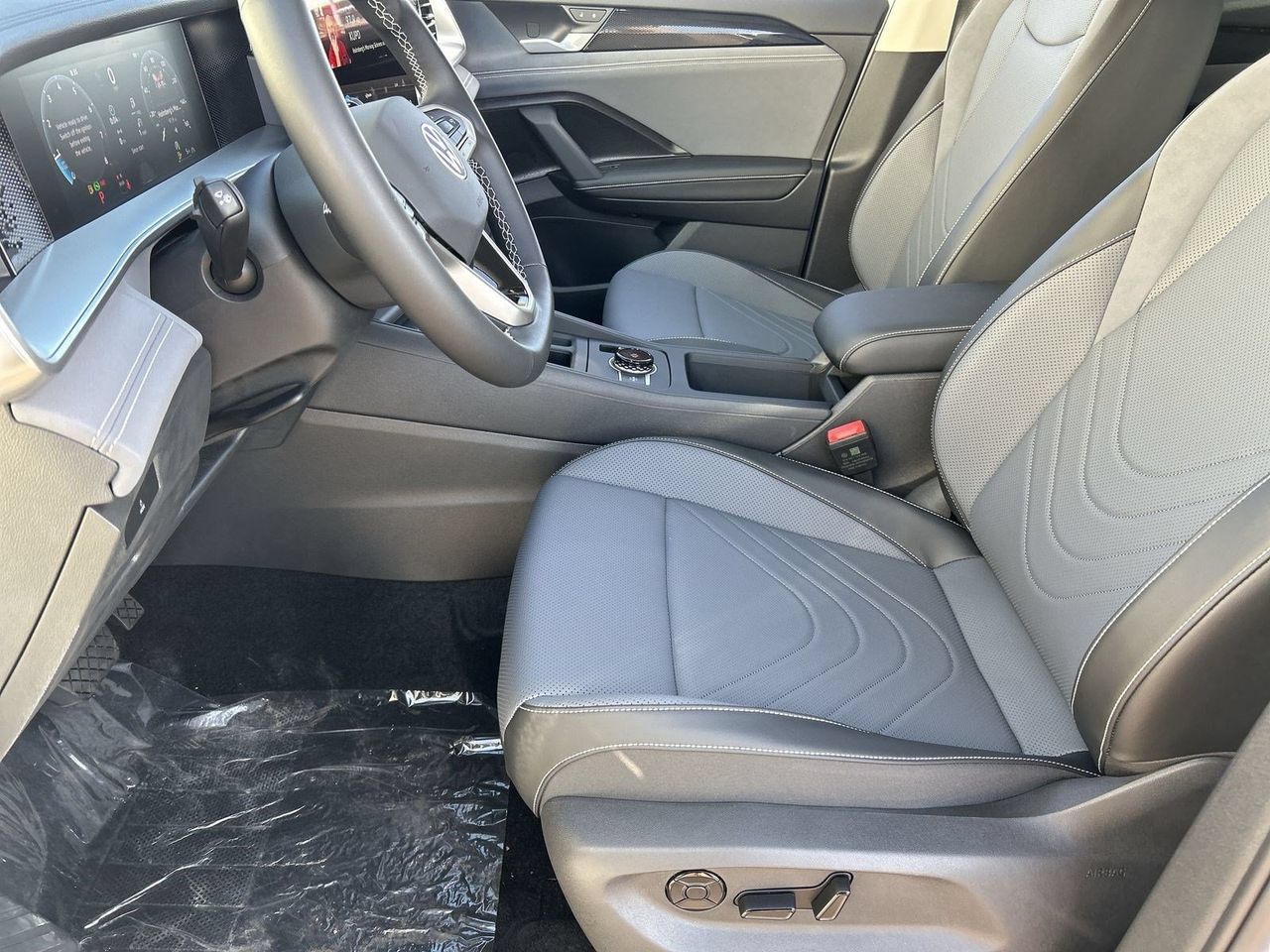 New 2026 Volkswagen Tiguan SE AWD/4WD image 15