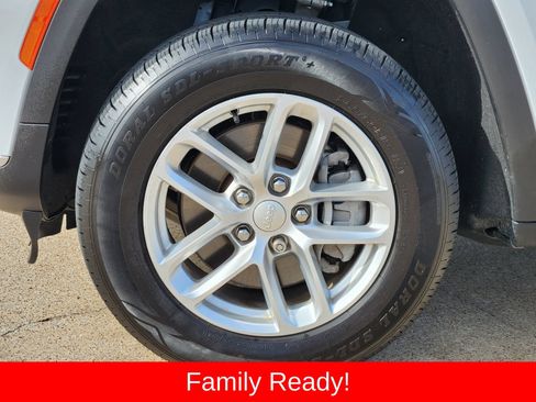 Used 2023 Jeep Grand Cherokee L Laredo w/ Luxury Tech Group I AWD/4WD image 21