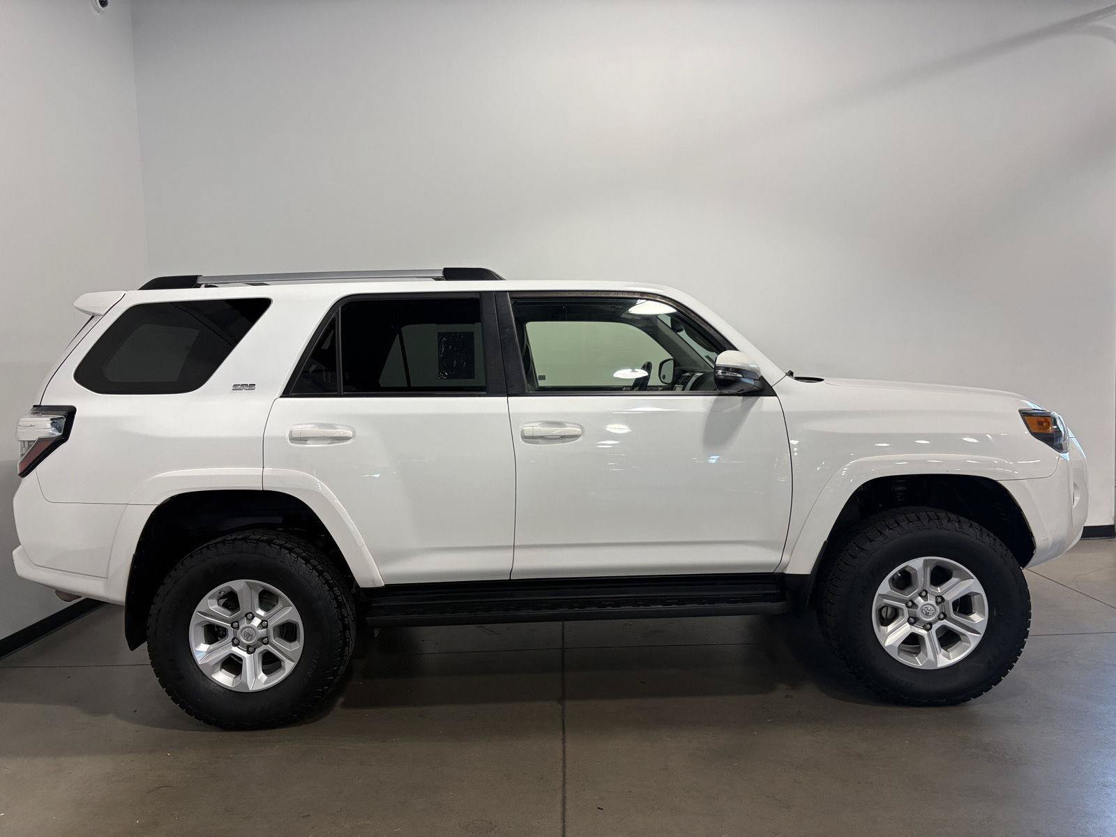 Used 2021 Toyota 4Runner SR5 Premium AWD/4WD image 2