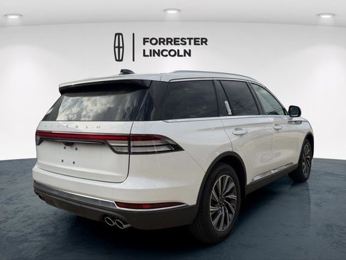 New 2026 Lincoln Aviator AWD image 3