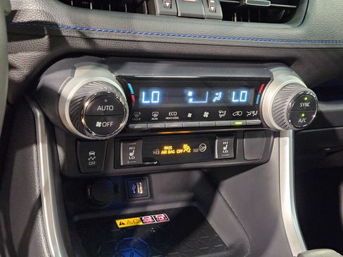 Used 2024 Toyota RAV4 XSE w/ Advanced Technology Package AWD/4WD image 32