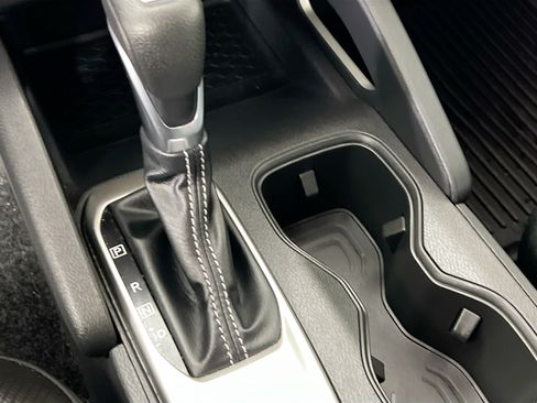 Used 2024 Nissan Frontier SL image 25