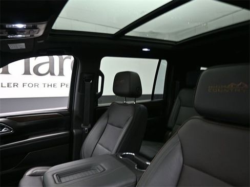 Certified 2023 Chevrolet Suburban High Country image 17