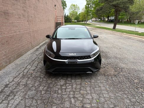 Used 2023 Kia Forte LXS w/ LXS Technology Package FWD image 8