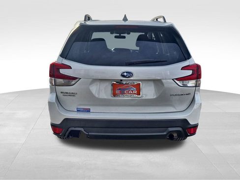Used 2021 Subaru Forester Premium image 6