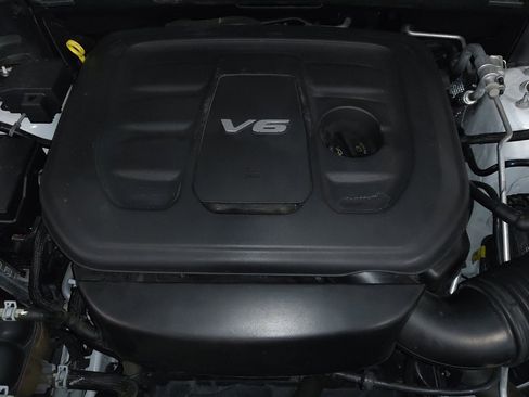 Used 2016 Jeep Grand Cherokee Overland w/ Trailer Tow Group IV image 30