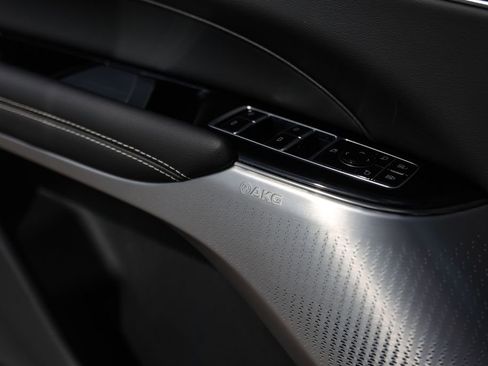 Used 2025 Cadillac Lyriq Luxury w/ LPO, Floor Liner Package image 20