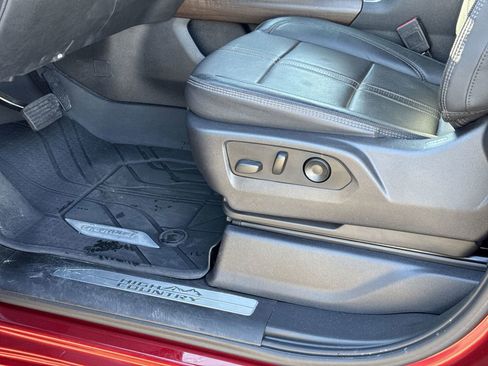 Used 2023 Chevrolet Silverado 1500 High Country w/ Technology Package image 16