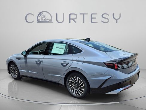 New 2026 Hyundai Sonata SEL FWD image 3