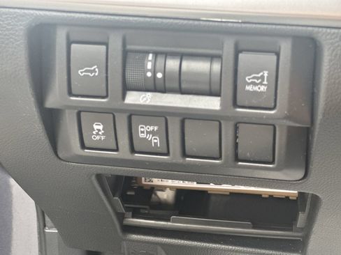 Used 2015 Subaru Outback 2.5i Limited AWD/4WD image 18