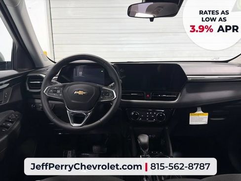 New 2026 Chevrolet TrailBlazer LT w/ LT Cold Weather Package FWD image 24