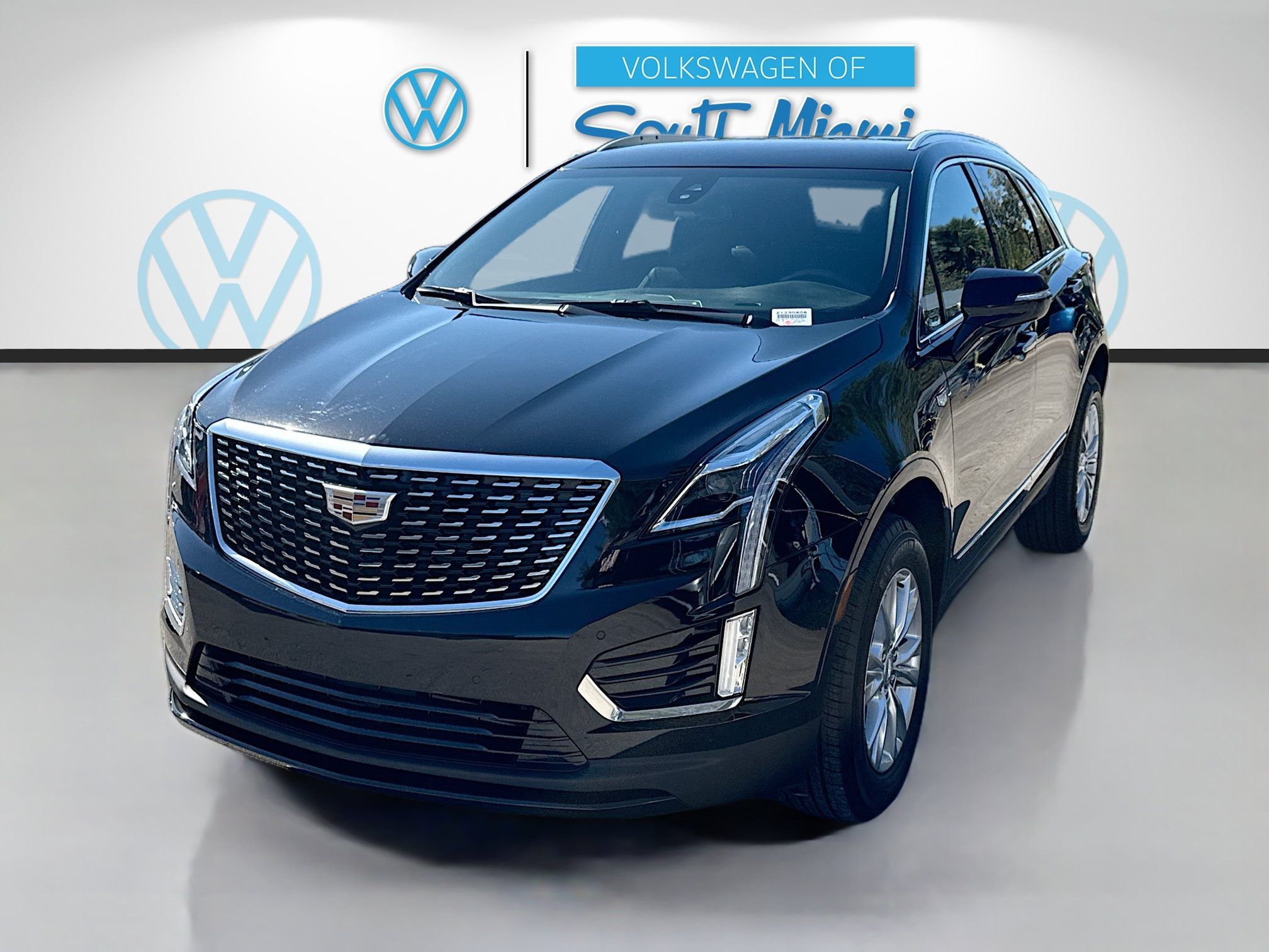 Used 2023 Cadillac XT5 Luxury FWD image 3