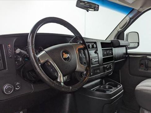 Used 2015 Chevrolet Express 3500 RWD image 19