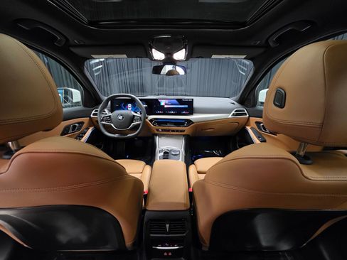 Used 2025 BMW 330i xDrive Sedan w/ Premium Package image 2