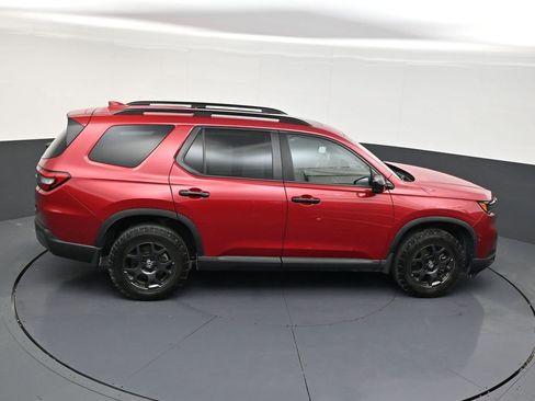 Used 2023 Honda Pilot TrailSport image 17