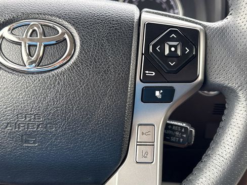 Used 2022 Toyota 4Runner Limited AWD/4WD image 24