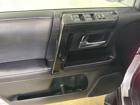 Used 2022 Toyota 4Runner TRD Off-Road Premium w/ TRD Black Wheel Package (TMS) AWD/4WD image 27