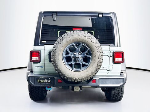 Used 2024 Jeep Wrangler Unlimited AWD/4WD image 7