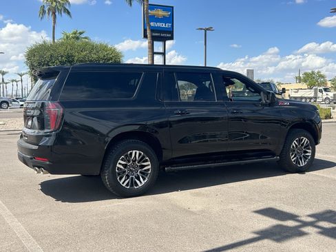 Certified 2025 Chevrolet Suburban Z71 AWD/4WD image 5