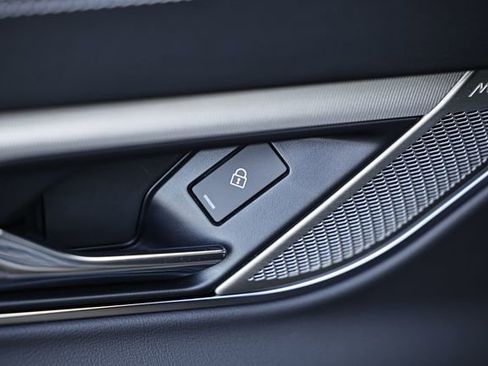 New 2024 Jaguar XF R-Dynamic SE image 31