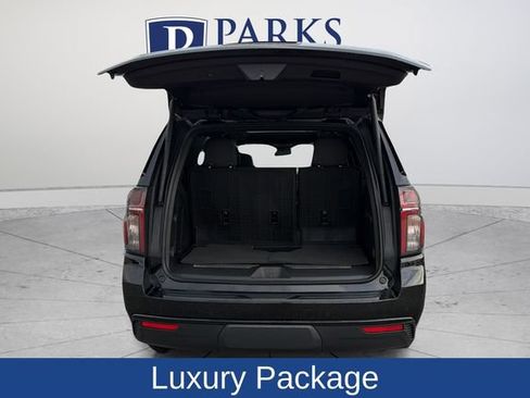 Used 2023 Chevrolet Tahoe Z71 w/ Luxury Package AWD/4WD image 19