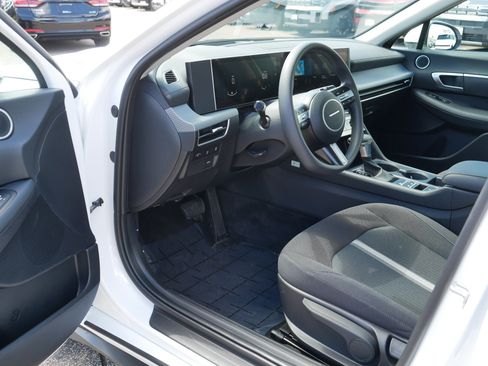 Certified 2025 Hyundai Sonata SE FWD image 11