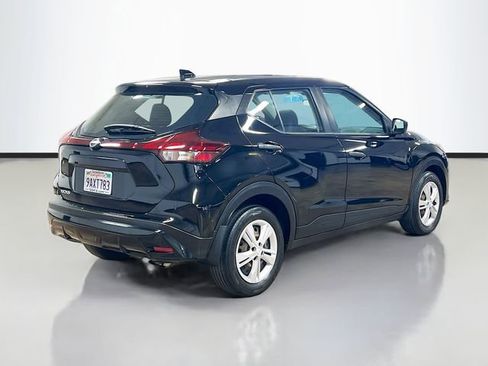 Used 2022 Nissan Kicks S FWD image 7