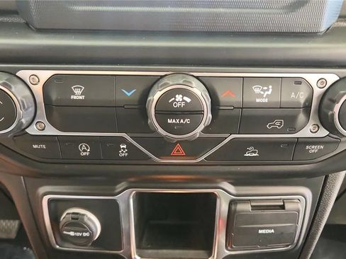 Used 2022 Jeep Gladiator Sport AWD/4WD image 31