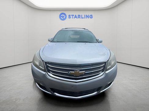 Used 2016 Chevrolet Traverse LT w/ Style and Technology Package FWD image 5