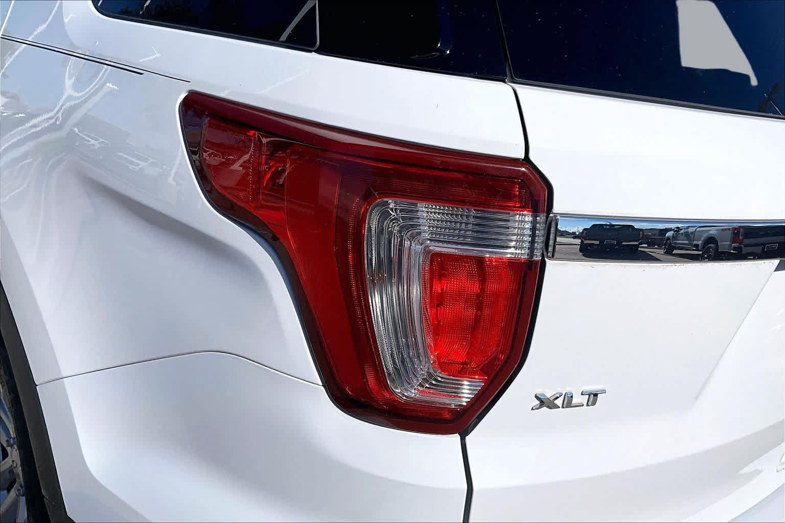 Used 2017 Ford Explorer XLT FWD image 32