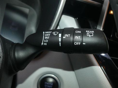 Used 2022 Toyota Corolla SE FWD image 34