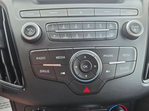 Used 2016 Ford Focus SE FWD image 17