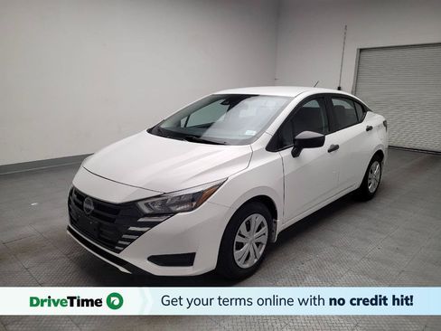 Used 2025 Nissan Versa S w/ Trunk Package FWD image 1