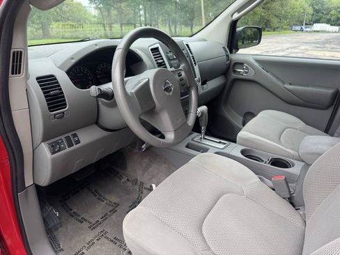 Used 2011 Nissan Frontier SV AWD/4WD image 24