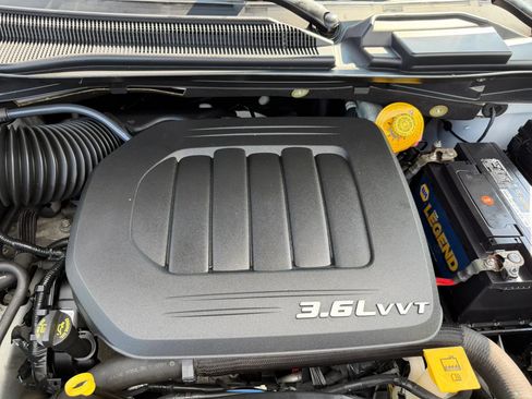 Used 2018 Dodge Grand Caravan SE w/ UConnect Hands-Free Group FWD image 50