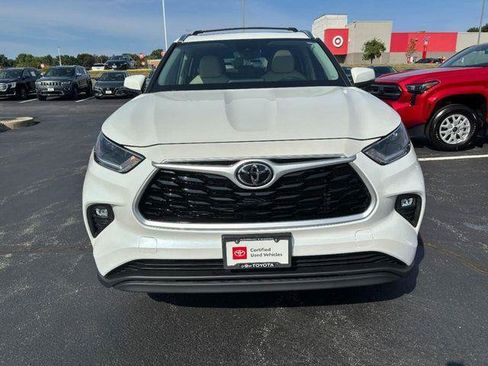 Certified 2021 Toyota Highlander XLE AWD/4WD image 11