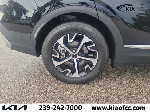 Certified 2025 Kia Sportage EX w/ Premium Package FWD image 9
