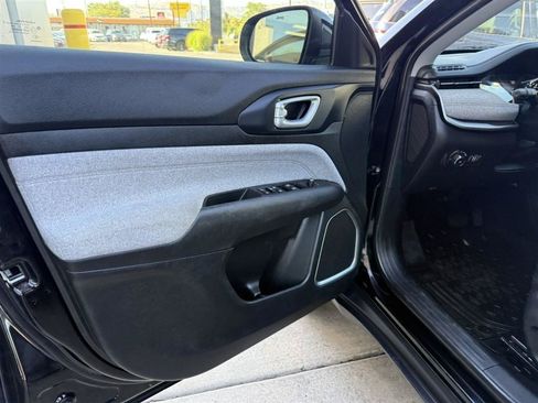Used 2022 Jeep Compass Latitude AWD/4WD image 19