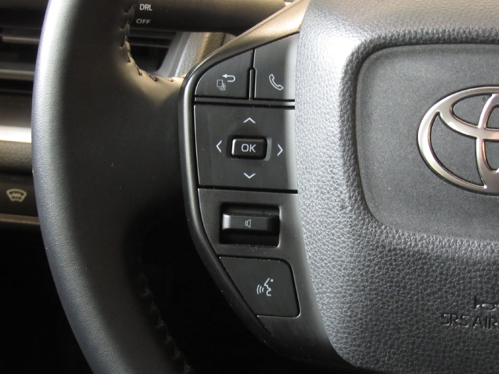 Certified 2025 Toyota Prius LE FWD image 22