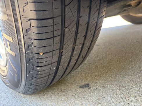 Used 2021 Toyota Highlander LE image 21