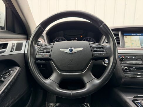 Used 2015 Hyundai Genesis 5.0 RWD image 13