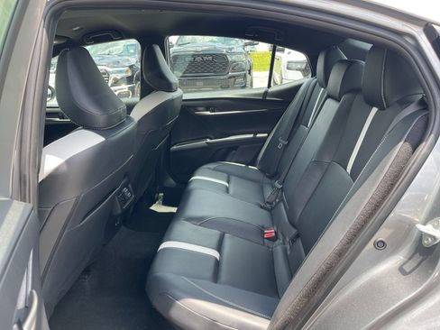 Used 2025 Toyota Camry SE FWD image 14