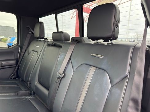 Used 2017 Ford F150 Platinum w/ Equipment Group 701A Luxury image 37